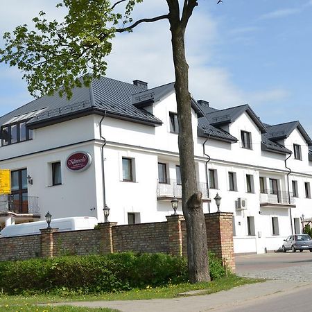 Sala Bankietowa I Pokoje Goscinne Sokolka Exterior foto