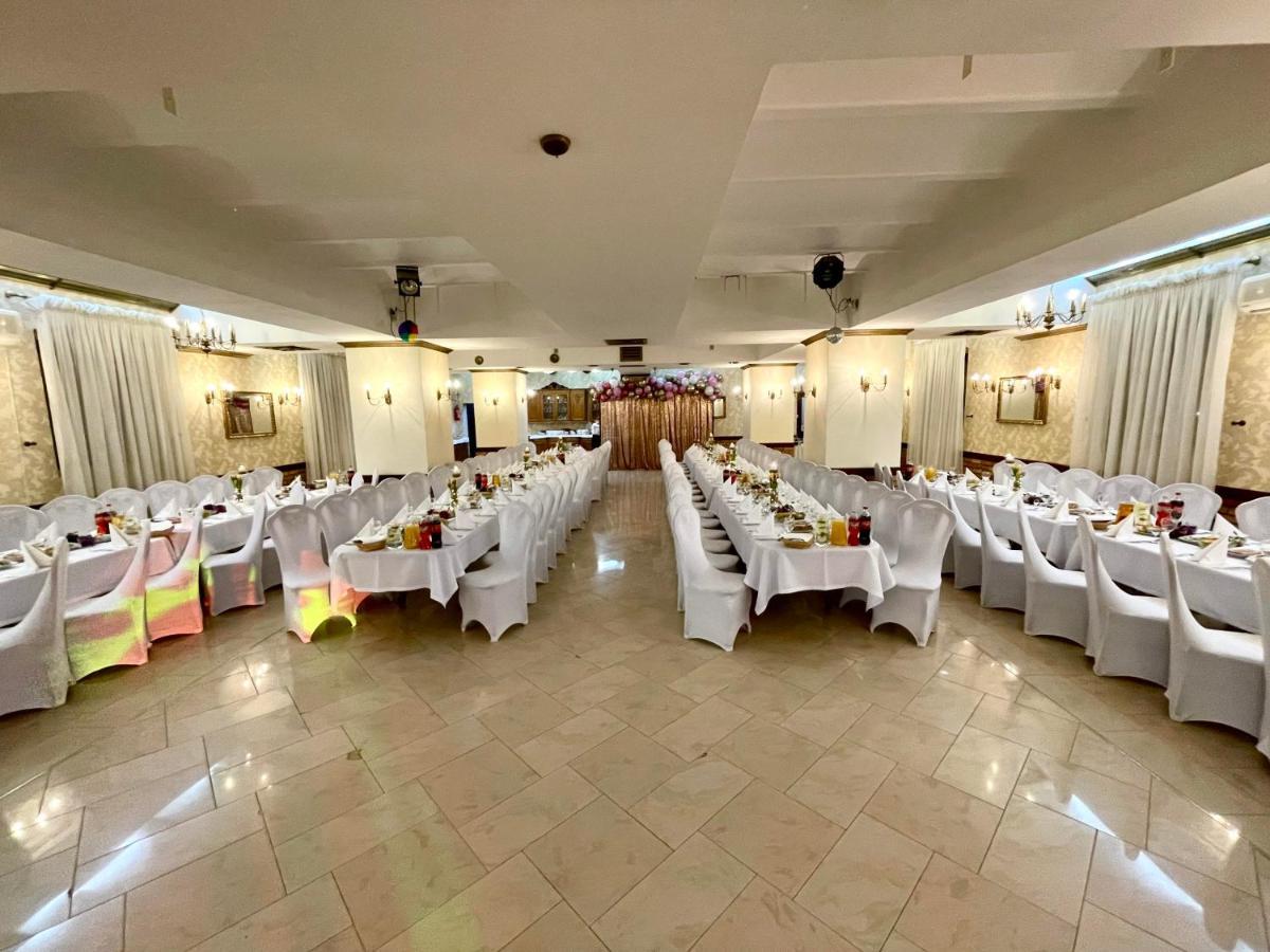Sala Bankietowa I Pokoje Goscinne Sokolka Exterior foto
