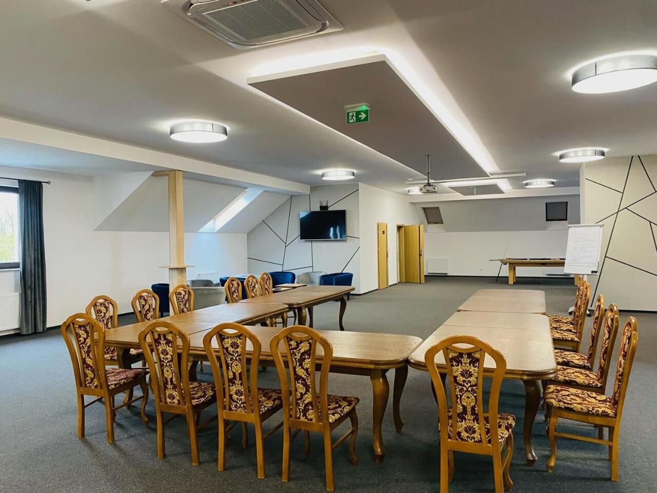 Sala Bankietowa I Pokoje Goscinne Sokolka Exterior foto