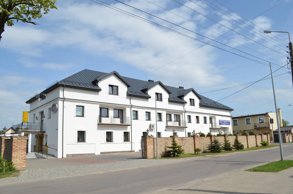 Sala Bankietowa I Pokoje Goscinne Sokolka Exterior foto